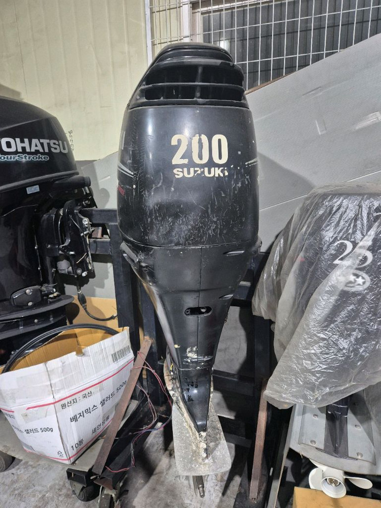 스즈키 선외기 엔진 140마력 부품용(시동O) 이미지