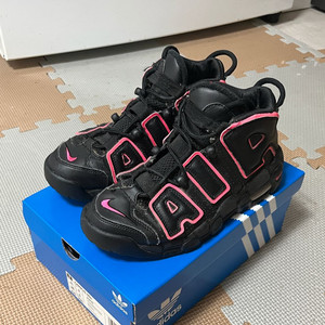 나이키 에어 모어 업템포96 블랙핑크 235