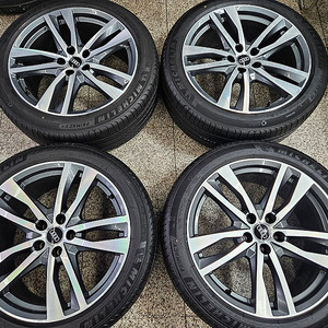 아우디 A4 B9 18인치 순정 휠타이어 세트아우디 C8 신형 A6 45TDI 정품 19인치 휠 타이어셋트