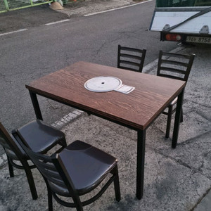 중고 .도시가스4인룡테이블 의자세트