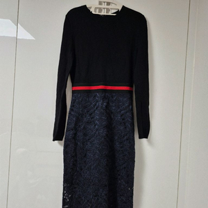 ZOOC 주크 망사 니트 원피스 미착용 66 사이즈 레깅스랑 같이 있으면 요즘 입으셔도 되요 고급스럽고 예뻐요.여성