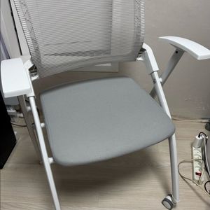 인체공학 접이식 의자