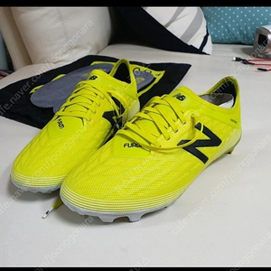 뉴발란스 퓨론 리미티드 풋살화