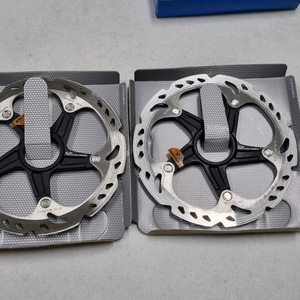 XT 로터 팝니다. 센터락 로터 SM-RT81S