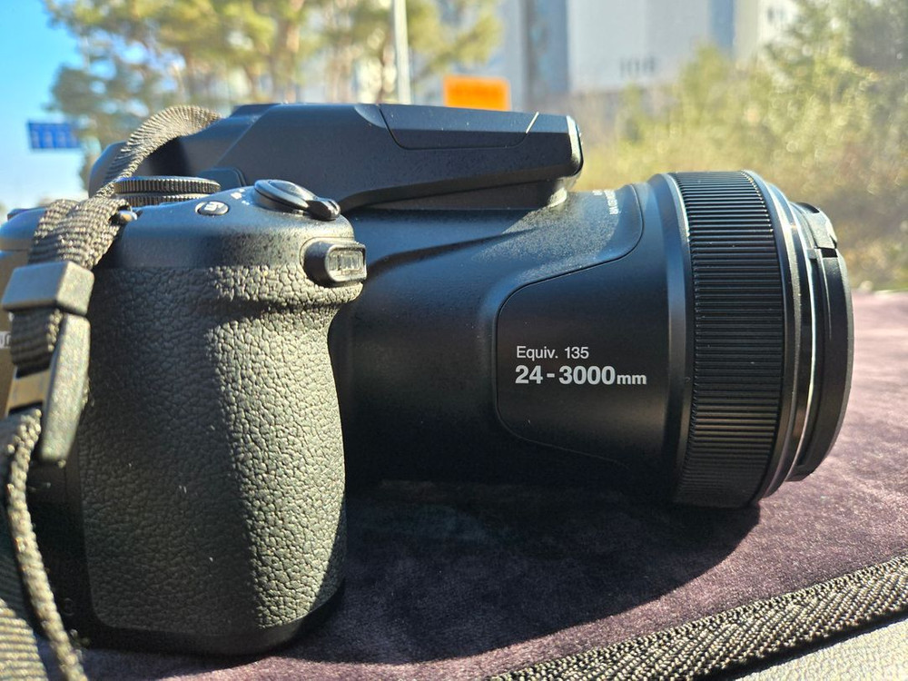 니콘 COOLPIX P1000 이미지