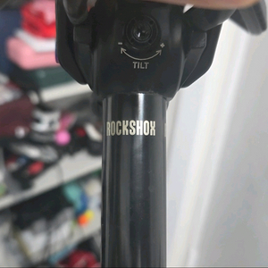 락샥 리버브 AXS 31.6mm 무선 가변 싯포스트 판매(리모트포함)