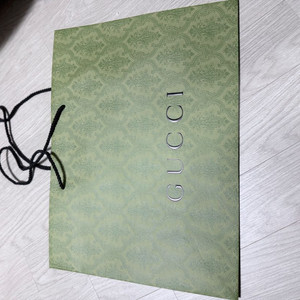 명품쇼핑백 구찌 보테가 오프화이트 입생로랑 이미지