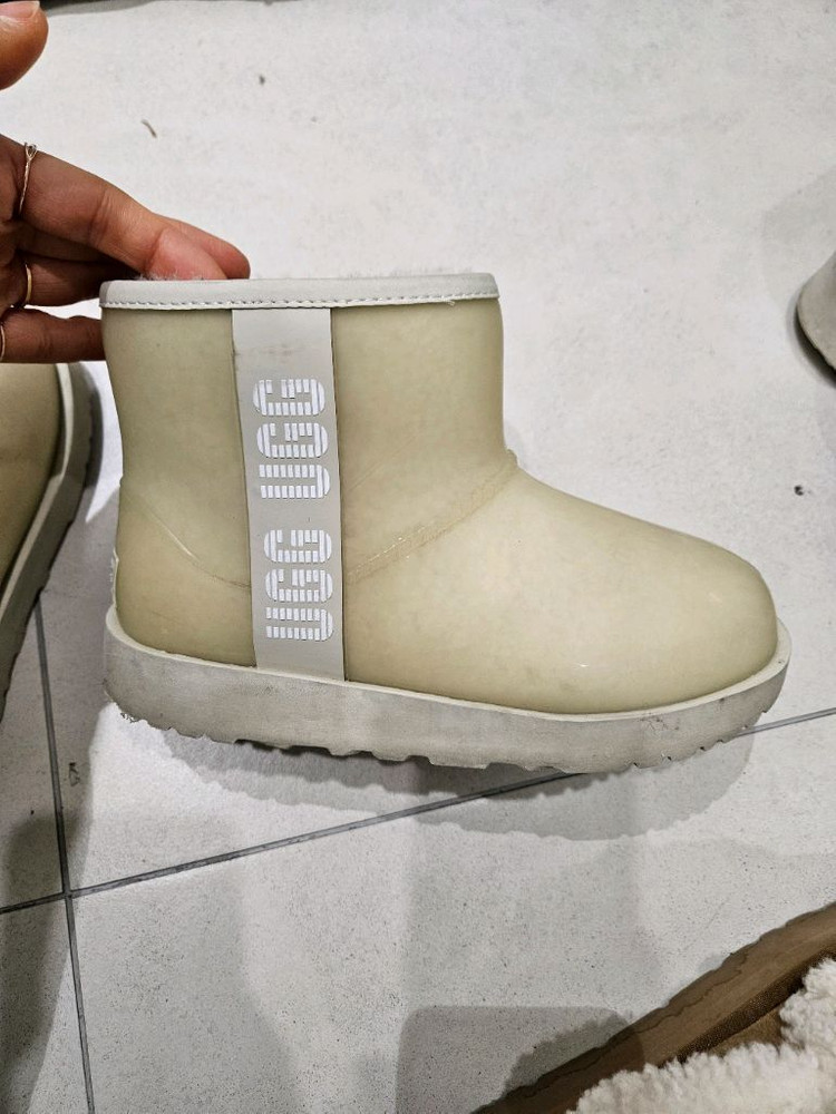 UGG 키즈 클리어 부츠 200mm--1