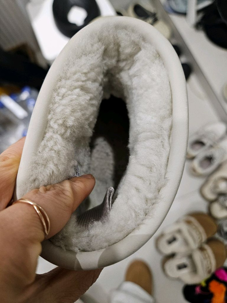 UGG 키즈 클리어 부츠 200mm--2