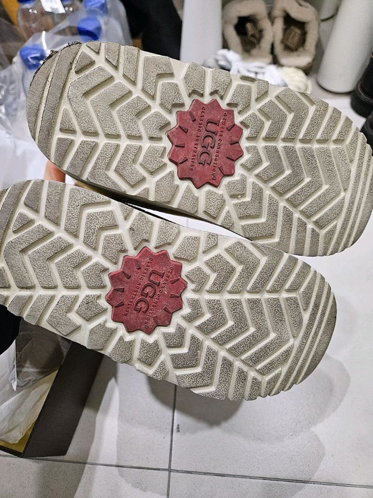 UGG 키즈 클리어 부츠 200mm--3