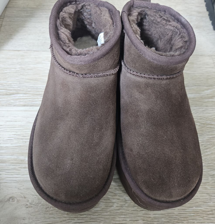 어그 울트라미니플랫폼 5사이즈 판매합니다--2