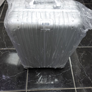 BMW 기내용 하드케이스 캐리어 리모와스타일