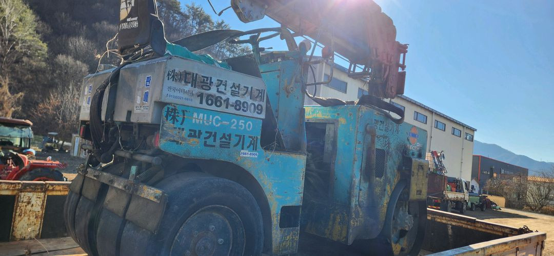 콤비로라메이와 MUC-250 엔진고장 땅다지기 아스팔트 아스콘 공사 현장 진동 로라 로울러 롤라--4