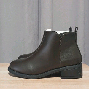 에스콰이어 심플리트 여성용 앵클부츠 230사이즈 새제품(미세 찍힘등)