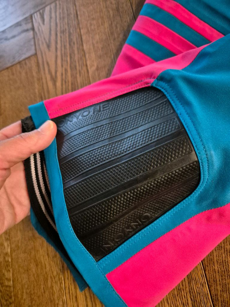 온요네 4s 아동스키복 이미지