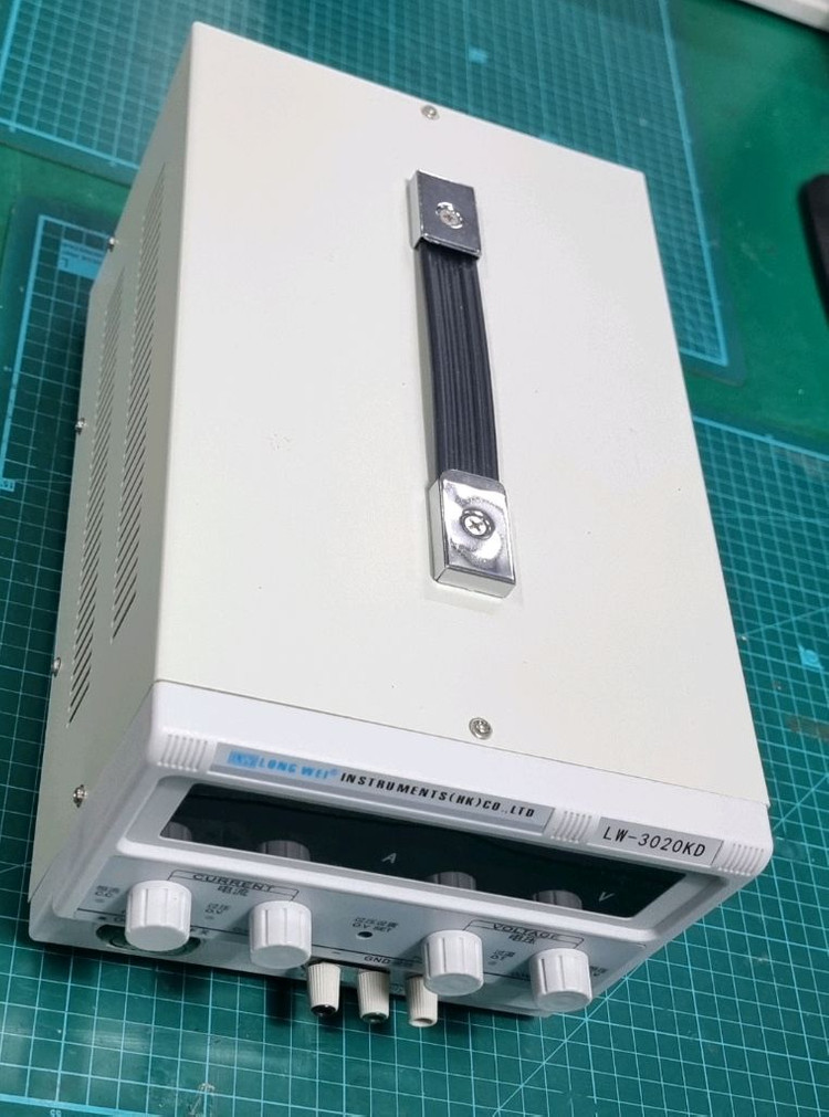 잔원공급장치 SMPS 30V 20A LW3020KD--3