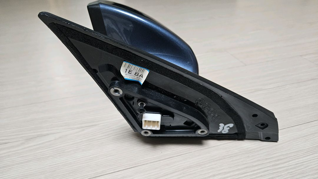 스포티지R 사이드미러 이미지