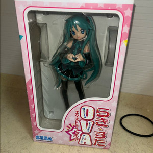 미개봉 러키스타 미쿠 카가미 피규어
