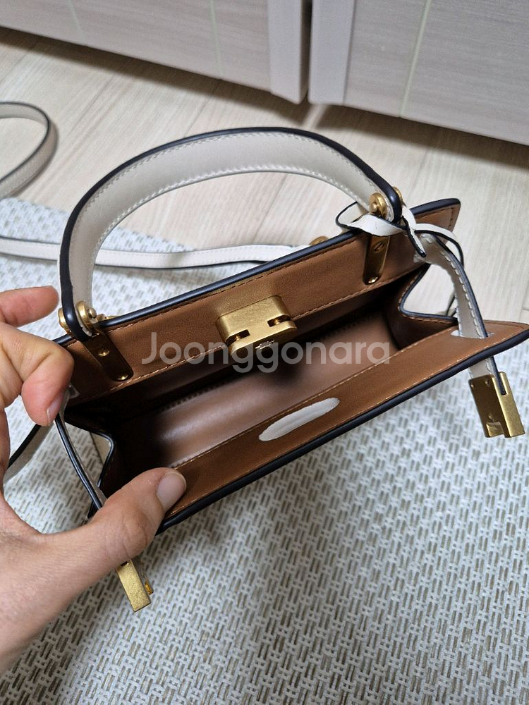 (정품( 토리버치 리 라지윌 쁘띠백 미니크로스가방--7