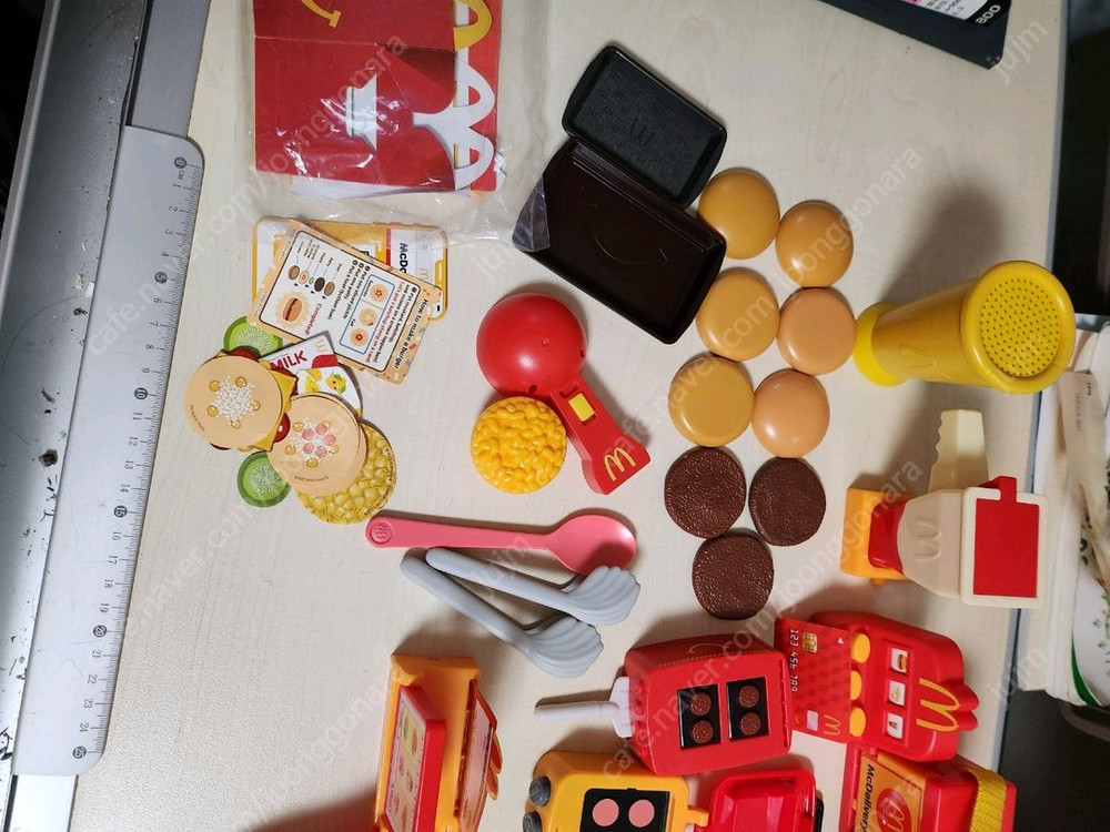 맥도널드 장난감--2