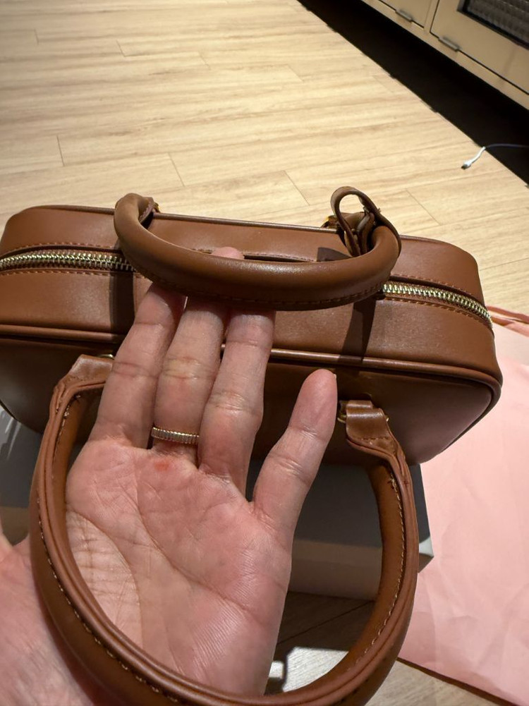 미우미우 가방 이미지