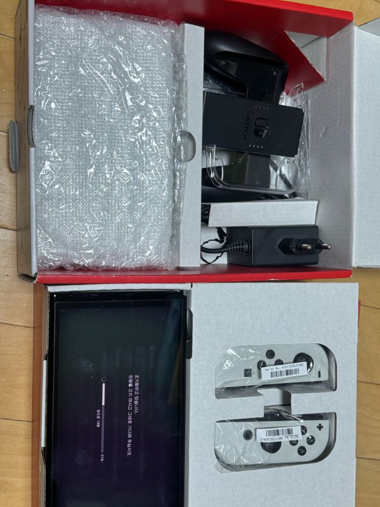 닌텐도 스위치 OLED 화이트 풀박스 + 모바패드 + 조이트론 스위치 네오콘 이미지