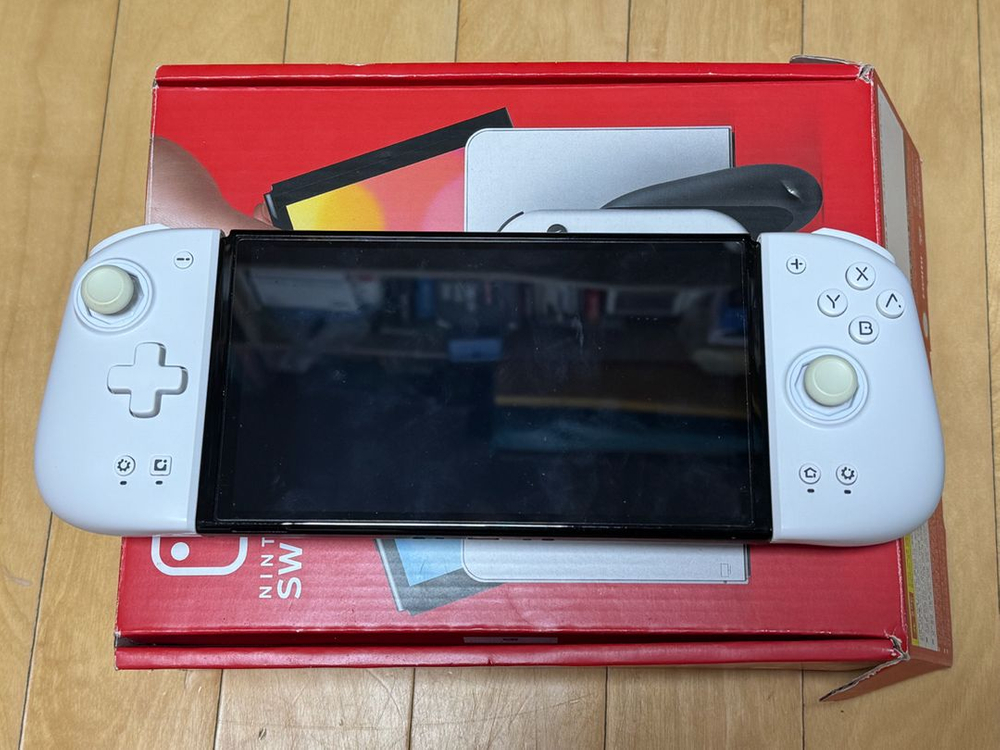 닌텐도 스위치 OLED 화이트 풀박스 + 모바패드 + 조이트론 스위치 네오콘 이미지