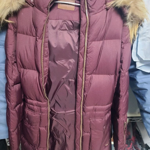 몽벨 여성 구스 다운 패딩 95 m 사이즈 버건디