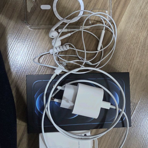 아이폰12프로 블루 128GB 상태 깨끗합니다 풀박스.
