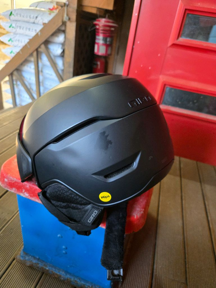 GIRO 스키/스노우보드 헬멧 이미지