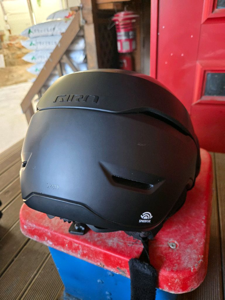 GIRO 스키/스노우보드 헬멧 이미지