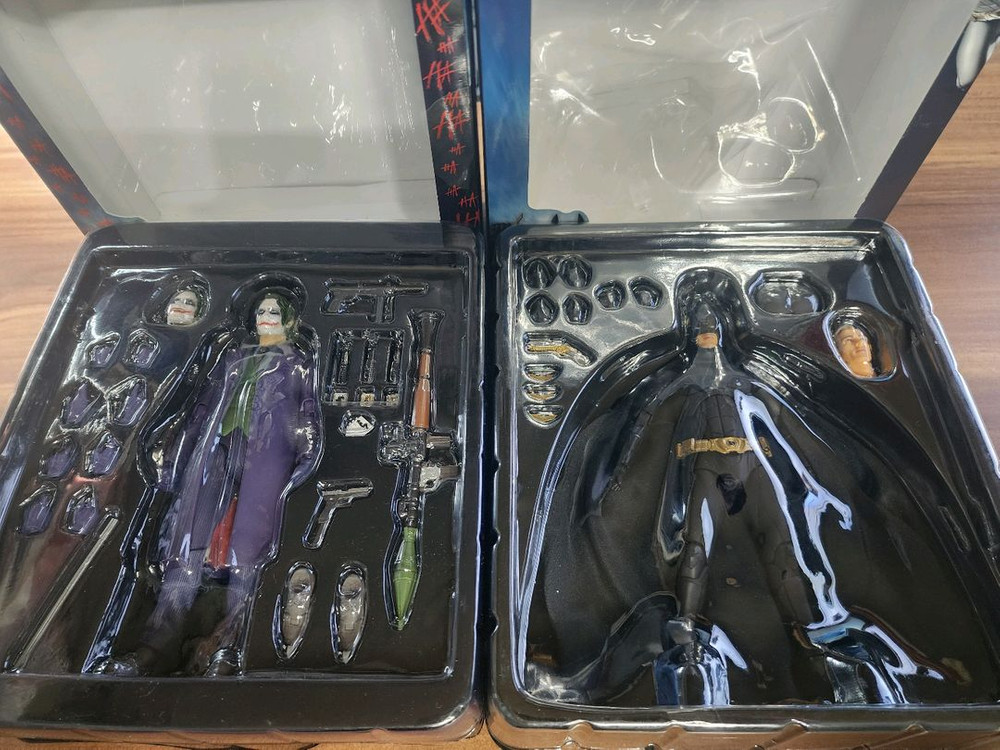 마펙스 배트맨비긴즈슈트+조커2.0 팝니다. 1/12 액션피규어--1
