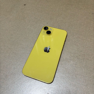 아이폰 14 플러스 바나나 이미지