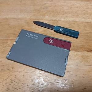 빅토리녹스 멀티툴 스위스카드 클래식