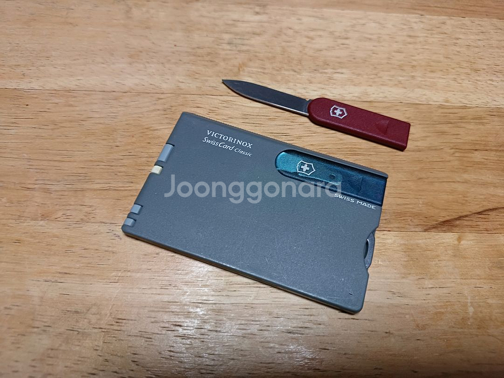빅토리녹스 멀티툴 스위스카드 클래식--4