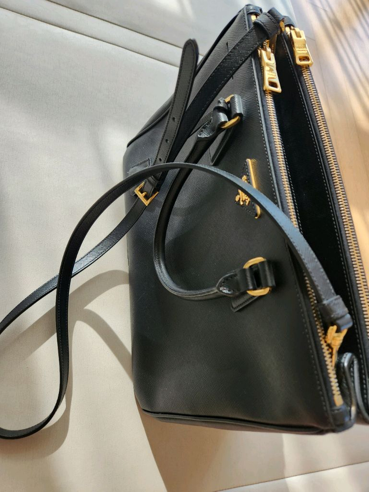 프라다 사피아노 럭스 가방 블랙 이미지