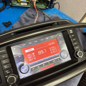 올뉴쏘렌토 네비 매립 마감재. 올뉴쏘렌토 블투오디오. 트립 일체 이미지