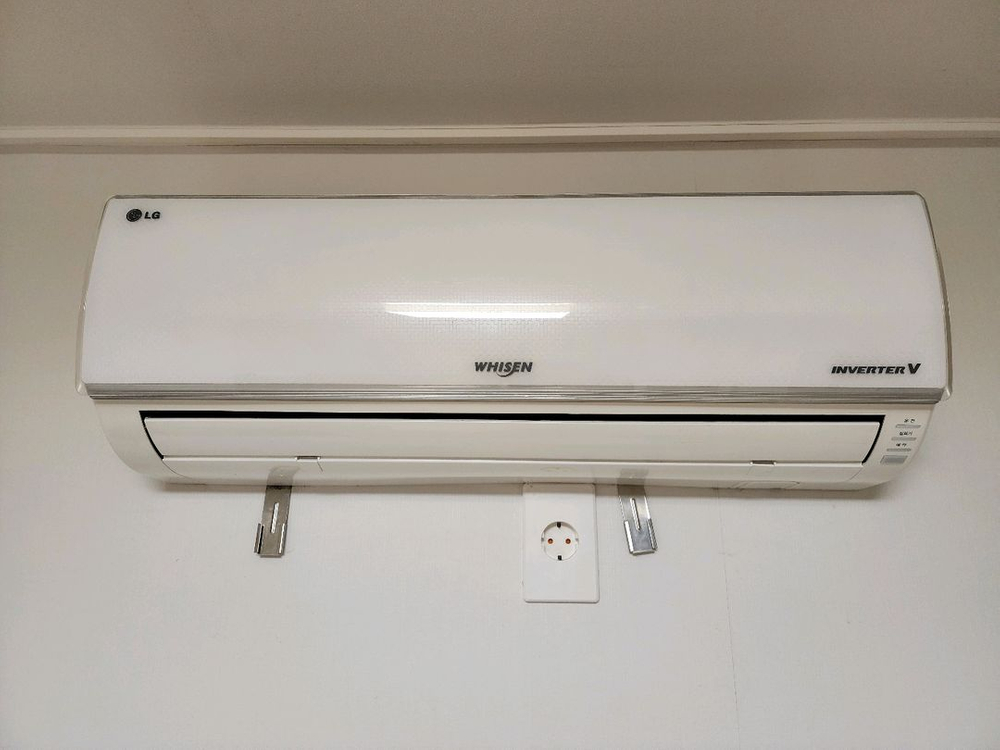 2 in 1 (LG 휘센 스탠드 에어컨, lg 휘센 벽걸이 에어컨 실외기 포함해서 팝니다) 이미지