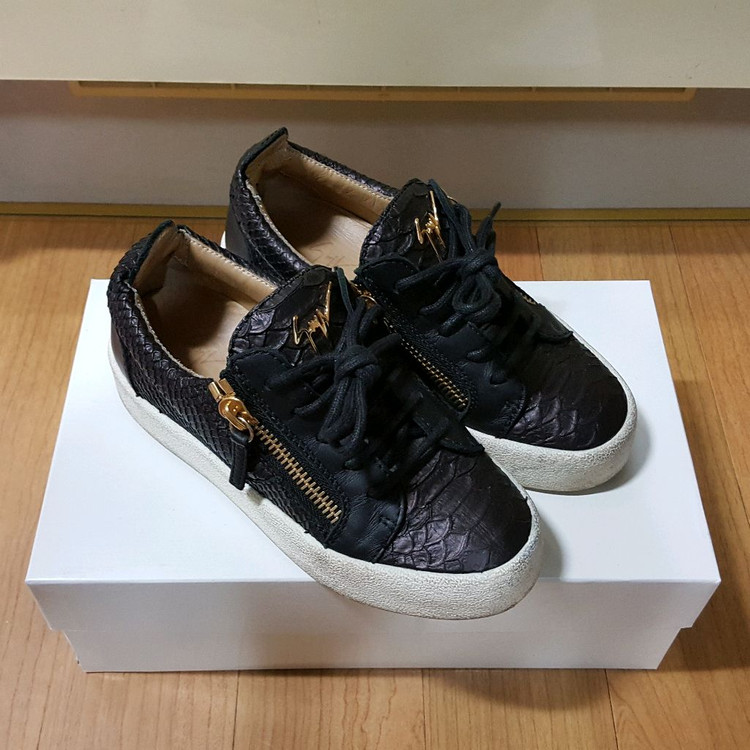 쥬세페자노티 35사이즈 225 230 메이런던 금장 스니커즈 슈퍼스타 커먼프로젝트 여성 골든구스 명품 슬립온발렌티노 이미지