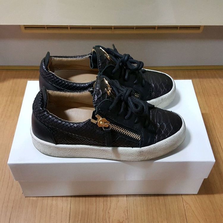 쥬세페자노티 35사이즈 225 230 메이런던 금장 스니커즈 슈퍼스타 커먼프로젝트 여성 골든구스 명품 슬립온발렌티노 이미지