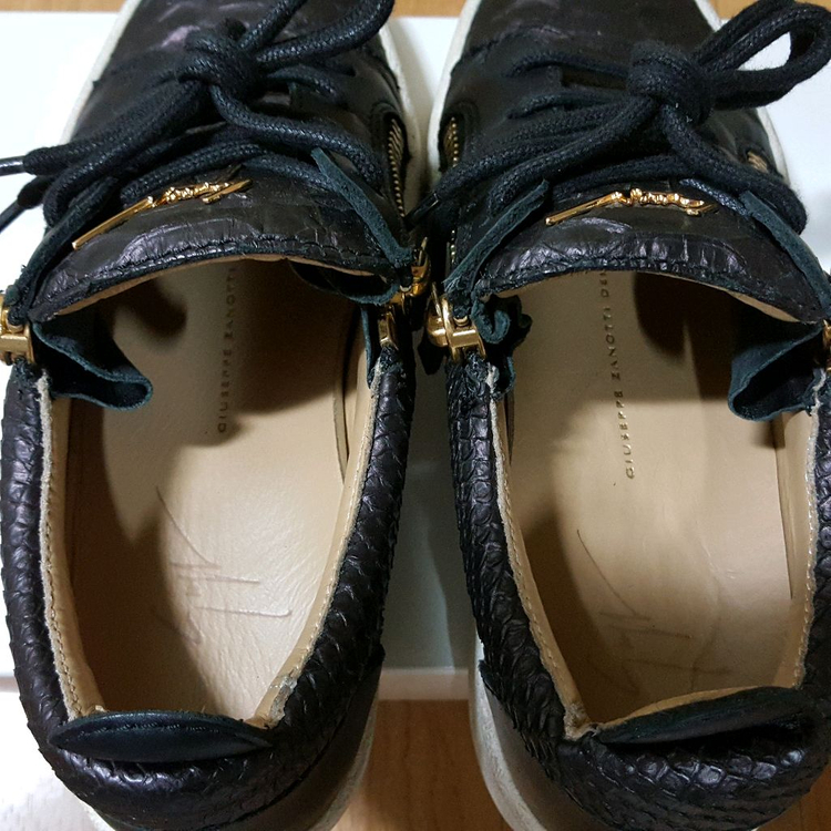 쥬세페자노티 35사이즈 225 230 메이런던 금장 스니커즈 슈퍼스타 커먼프로젝트 여성 골든구스 명품 슬립온발렌티노 이미지