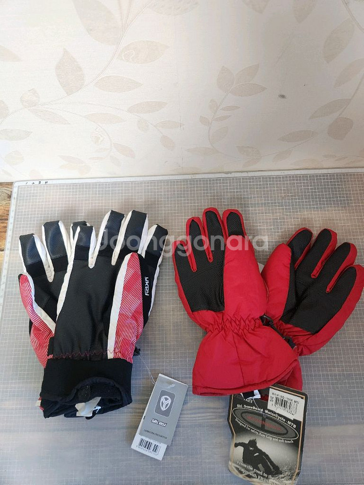 YKEY 스키 장갑 세트입니다스키나 보드 탈 때 착용하기 좋은 장갑들이에요- 검정색 장갑은 M/L 사이즈입니다- 빨--1