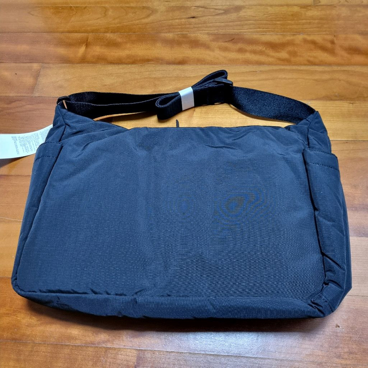 유니클로 멀티포켓 숄더백 09 Black, 57 Olive, 2WAY 유틸리티 숄더백 04 Gray 팝니다.--1