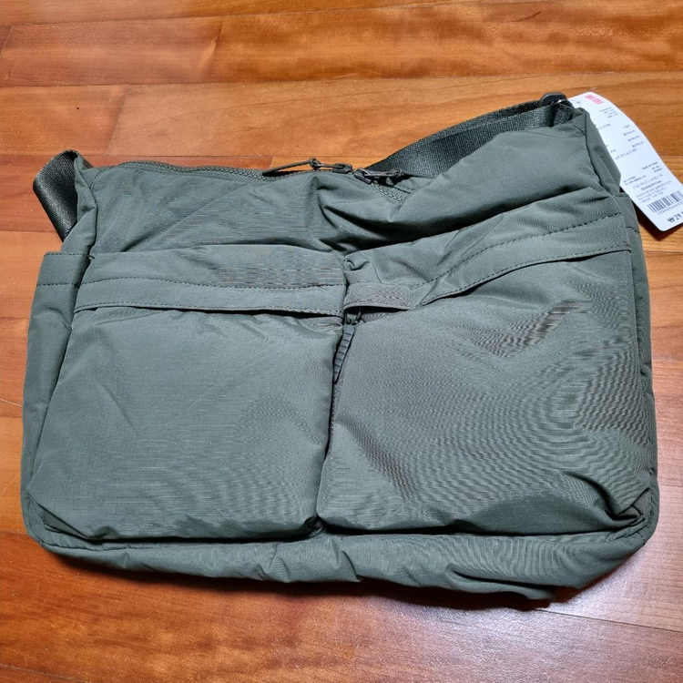 유니클로 멀티포켓 숄더백 09 Black, 57 Olive, 2WAY 유틸리티 숄더백 04 Gray 팝니다.--3