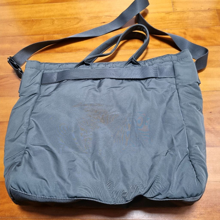 유니클로 멀티포켓 숄더백 09 Black, 57 Olive, 2WAY 유틸리티 숄더백 04 Gray 팝니다.--7