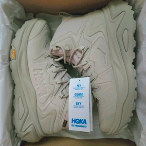 호카 남성 카하 3 GTX 등산화 새상품팝니다.(270)
