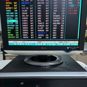 옛날컴퓨터 슬롯형 펜티엄2 도스 윈도우98시스템 본체 ,17LCD모니터,키보드,볼마우스 풀세트