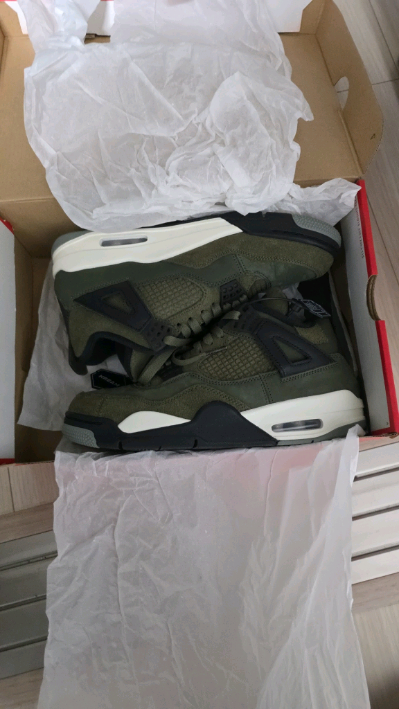 나이키 에어조던4 레트로 올리브 이미지