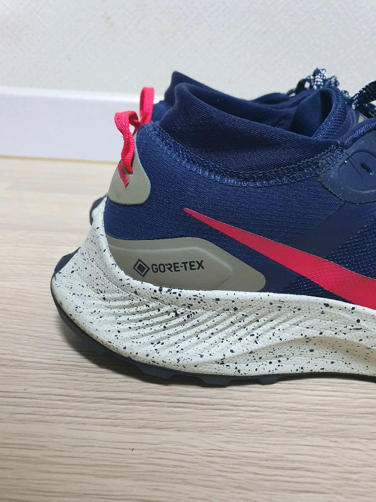 나이키 페가수스 트레일 3 고어텍스 트레킹화 270 이미지