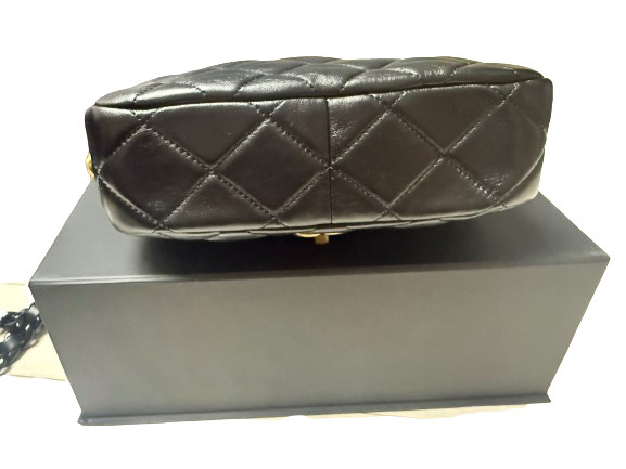 샤넬 시즌백 블랙 램스킨 내장칩--3